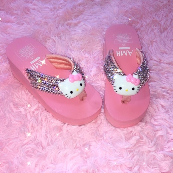 π NEW HELLO KITTY KAWAII PLASTIC WEDGE PLATFORM FLIP FLOP SANDALS RHINESTONES - Picture 2 of 9